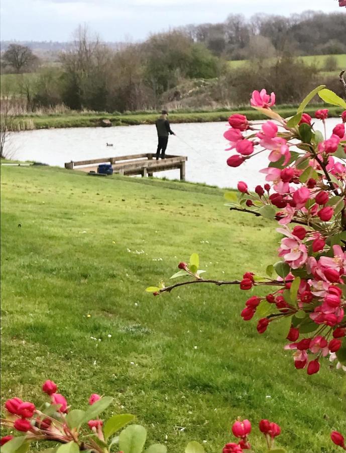 Bransford Farm Fishery & B & B Exterior photo